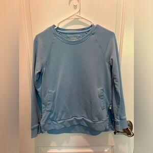 Women’ Lilly Pulitzer light blue size XS pull over